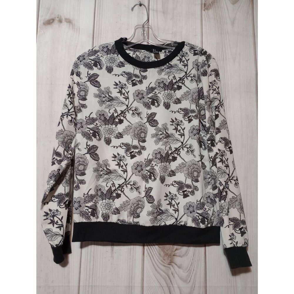 Forever 21 Shirt White Black Floral Long Sleeve Crew Neck